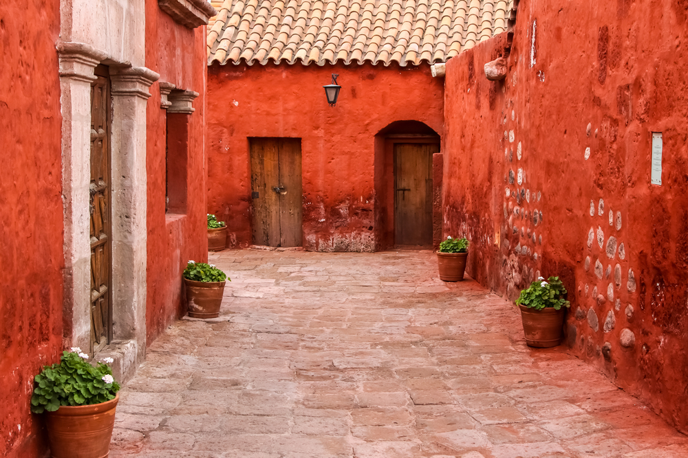 Mosteiro de Santa Catalina Arequipa Peru shutterstock 598514051