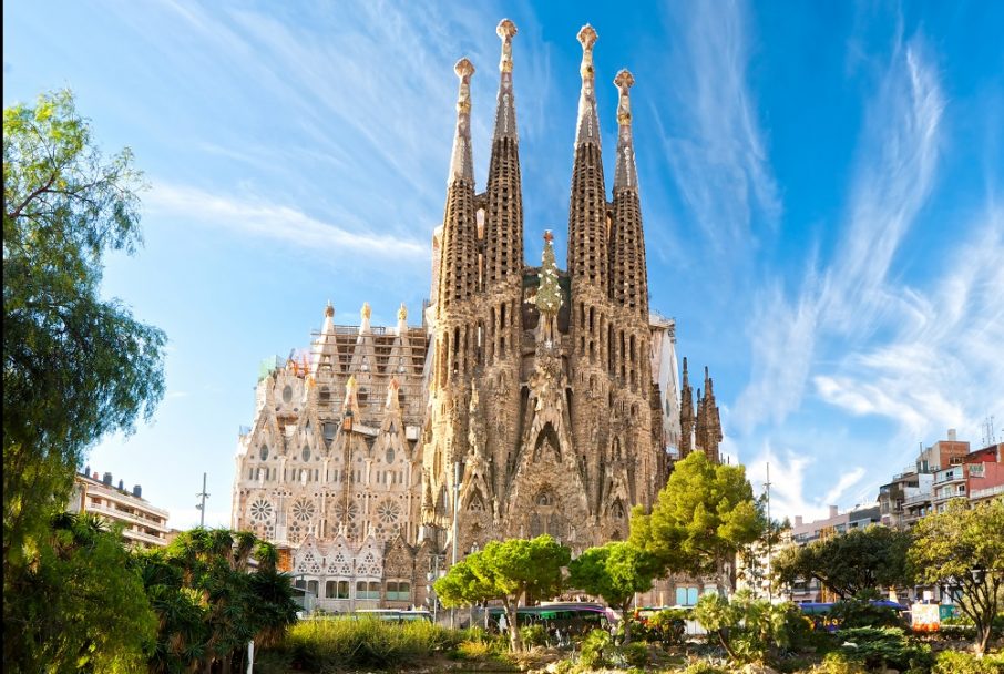 Sagrada Família - Barcelona - Espanha | Crédito: Luciano Mortula/Shutterstock.com