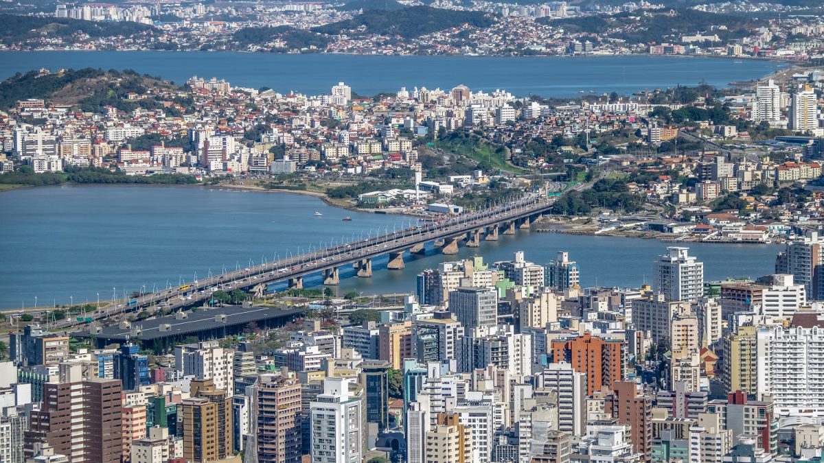 Vista aérea de Florianópolis - Santa Catarina | Crédito: Shutterstock.com