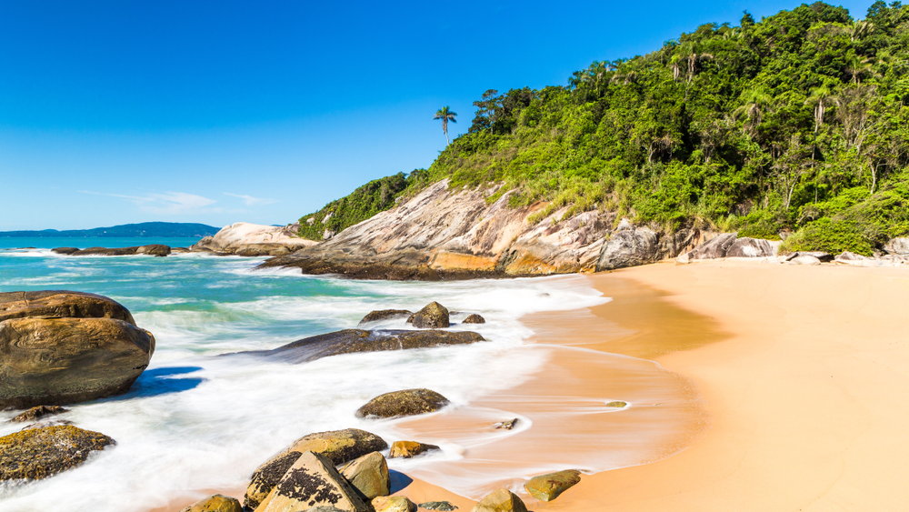 Praia de Laranjeiras - Balneário Camboriú | Crédito: Shutterstock