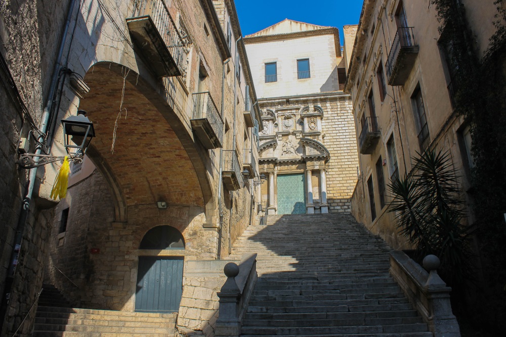 Pujada de Sant Domènec - Girona Espanha| Crédito: Shutterstock 