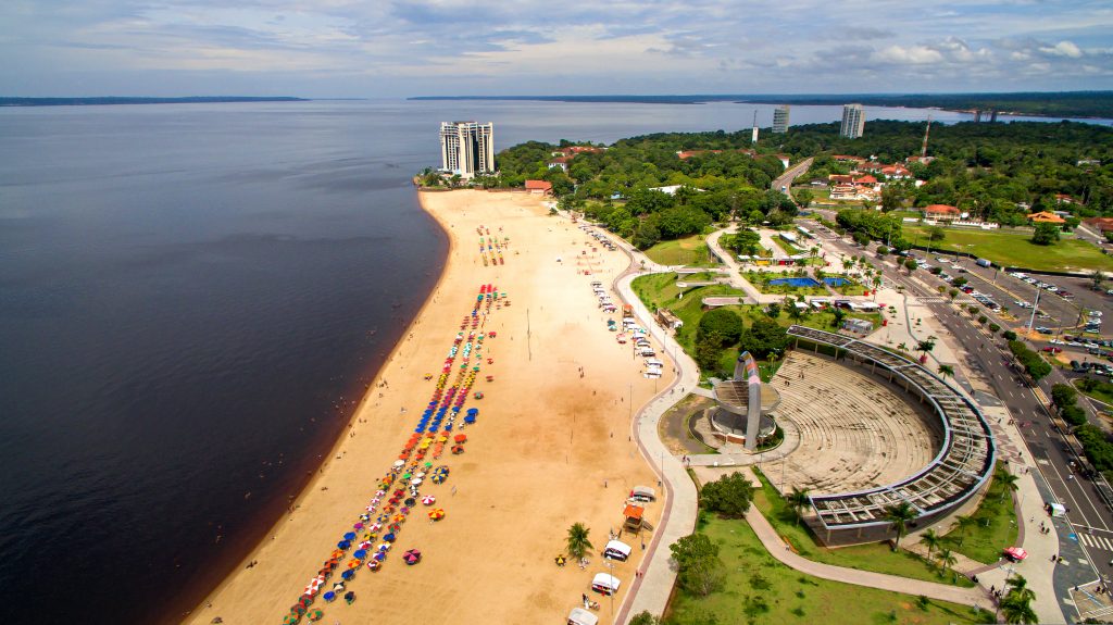 Praia de Ponta Negra - Manaus - Amazonas | Crédito: Shutterstock