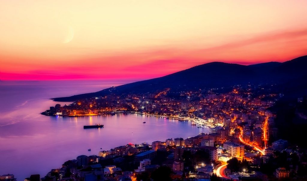 25 destinos diferentões para conhecer: Saranda - Albânia | Crédito: David Mark/Pixabay