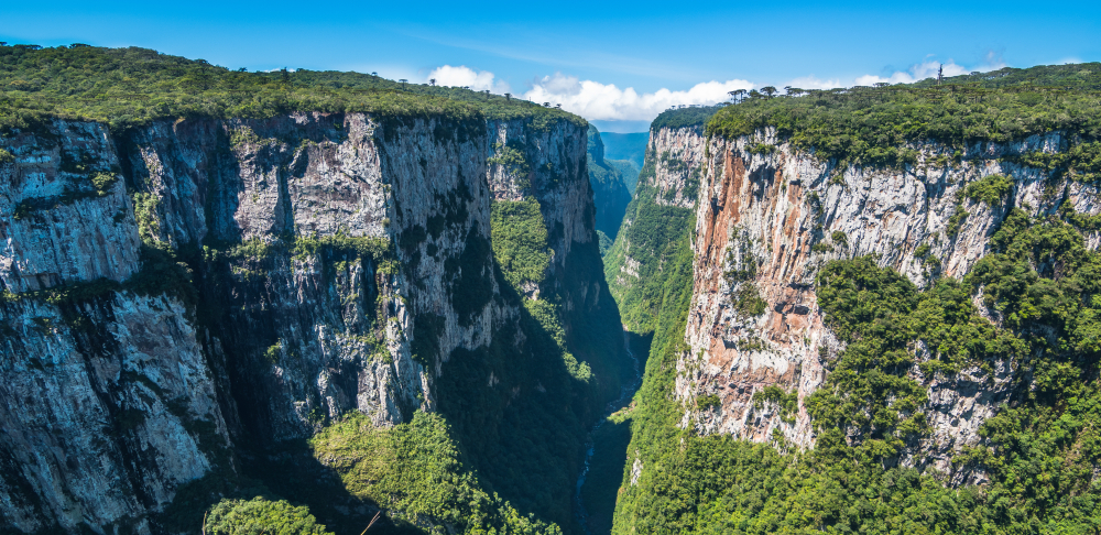 Vista do Cânion Itaimbezinho Rio Grande do Sul shutterstock 1348232126