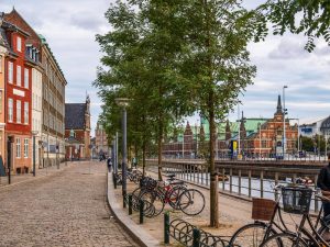 Copenhagen Dinamarca Credito editorial Flying Camera shutterstock 1201446727