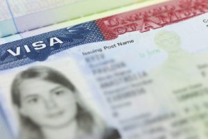 O visto americano consta no passaporte shutterstock 316568405