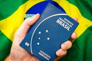 Passaporte brasileiro shutterstock 569480449