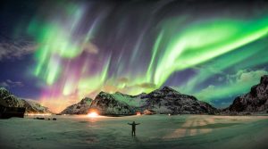 Frases de viagem: aurora boreal nas Ilhas Lofoten, na Noruega | Crédito: Shutterstock
