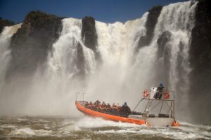 Dicas de viagem para praticar esportes: as Cataratas do Iguaçu, além de espetaculares, são ótimas para a prática de esportes | Crédito: Shutterstock