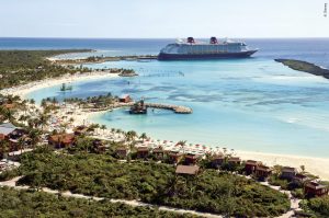 Ilhas privativas nas Bahamas: tá a fim de curtir muito em pleno paraíso? Então conheça Disney <em>Castaway Cay</em>, a ilha privativa da <em>Disney Cruise Line</em>, nas Bahamas | Crédito: ©Disney • Registro dos navios: Bahamas