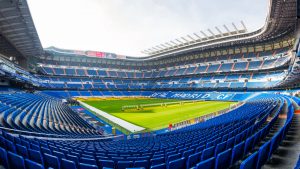 Motivos para visitar Madri: fãs de futebol são mais que bem-vindos à Espanha, posto que dá pra visitar o estádio do Real Madrid | Crédito editorial: yangyuen/ Shutterstock.com