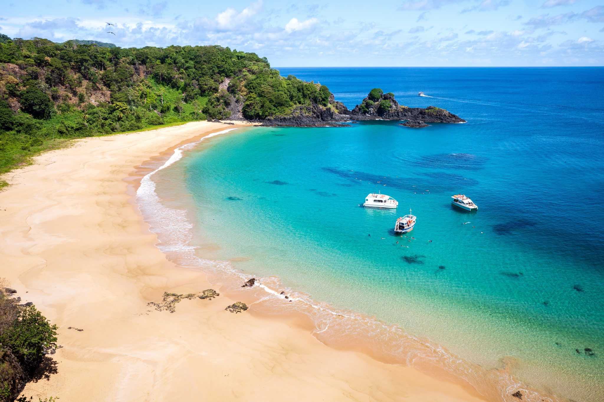 A Baía do Sancho, em Noronha, foi eleita a praia mais bonita do mundo! Veja  como visitá-la